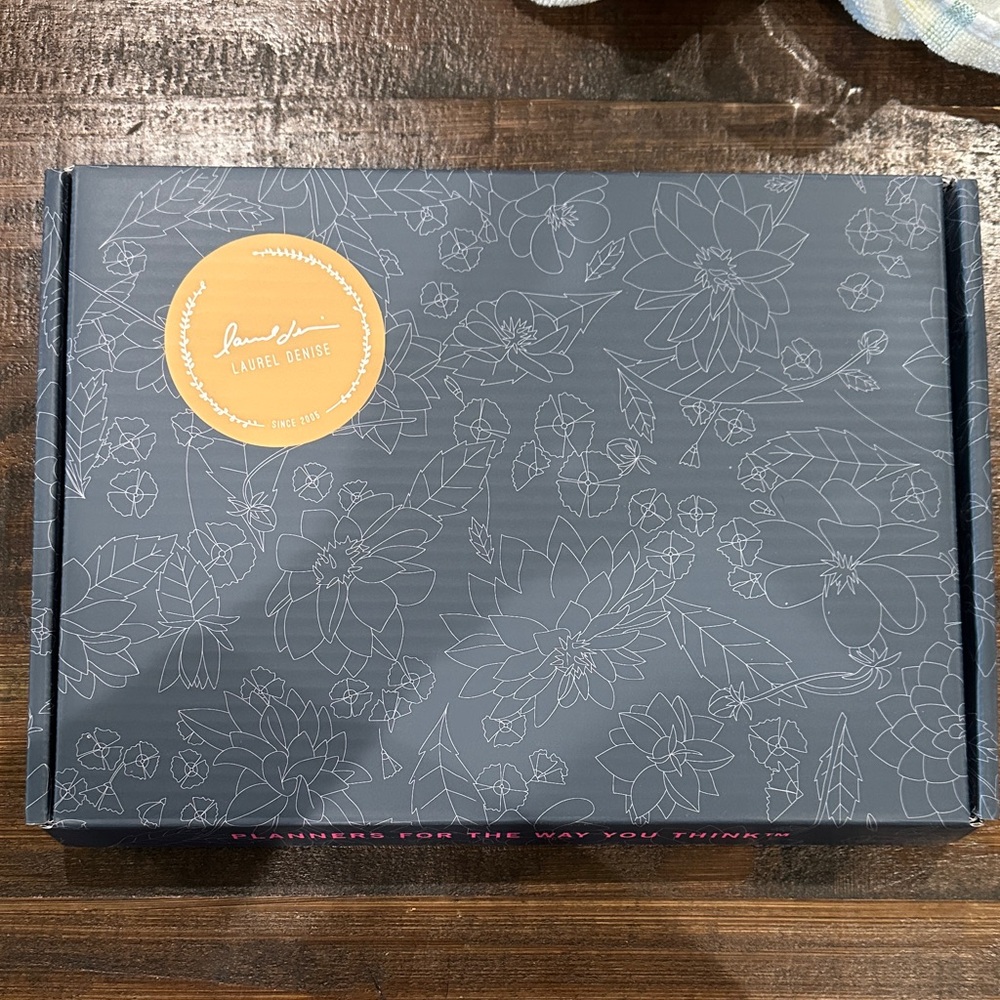 Undated | The Nancy Planner | Trellis Infinite (horizontal week + month)